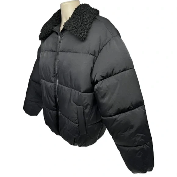 Urban Outfitters Mens Black Puffer Zip Up Jacket Medium Pockets Sherpa Collar